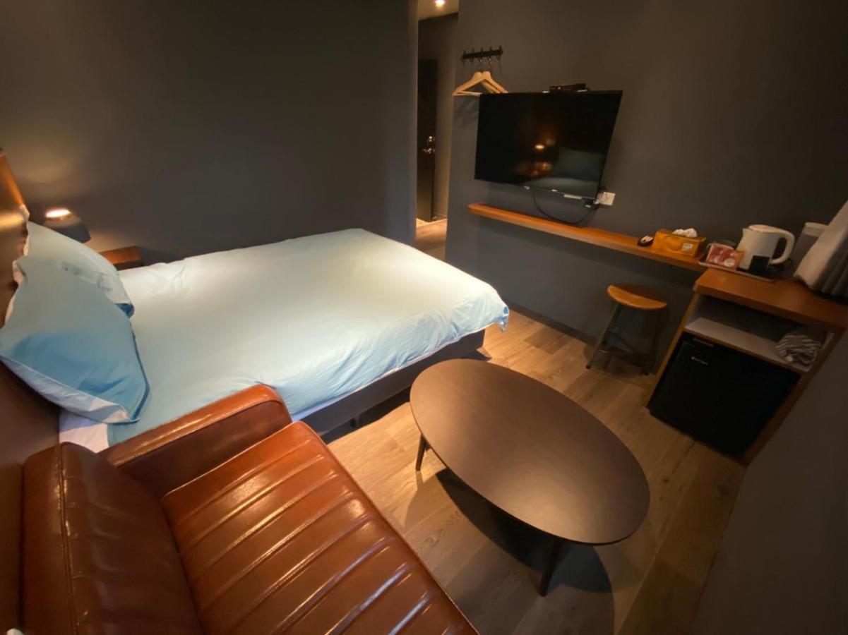 良文旅2館ryou Hotel Vintage - II 타이난 외부 사진